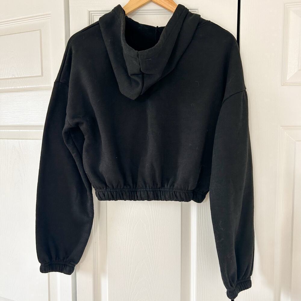 Cult Favorite Black Cropped Zip Hoodie Sweatshirt Women’s Size Medium Euc — image 4 of 5